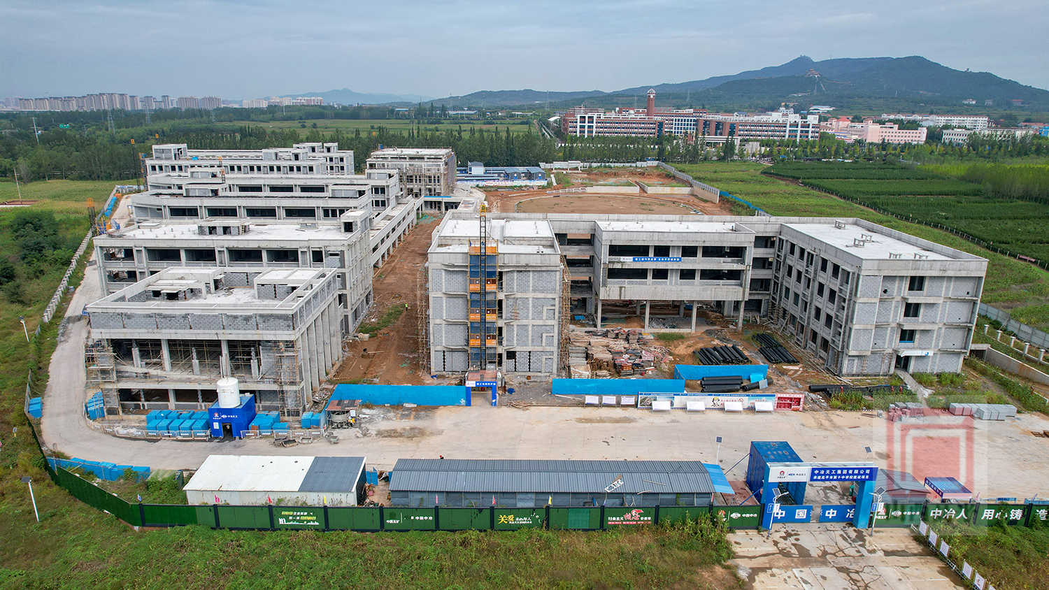 第十中學校項目：國慶堅守不停工 全力沖刺不減速